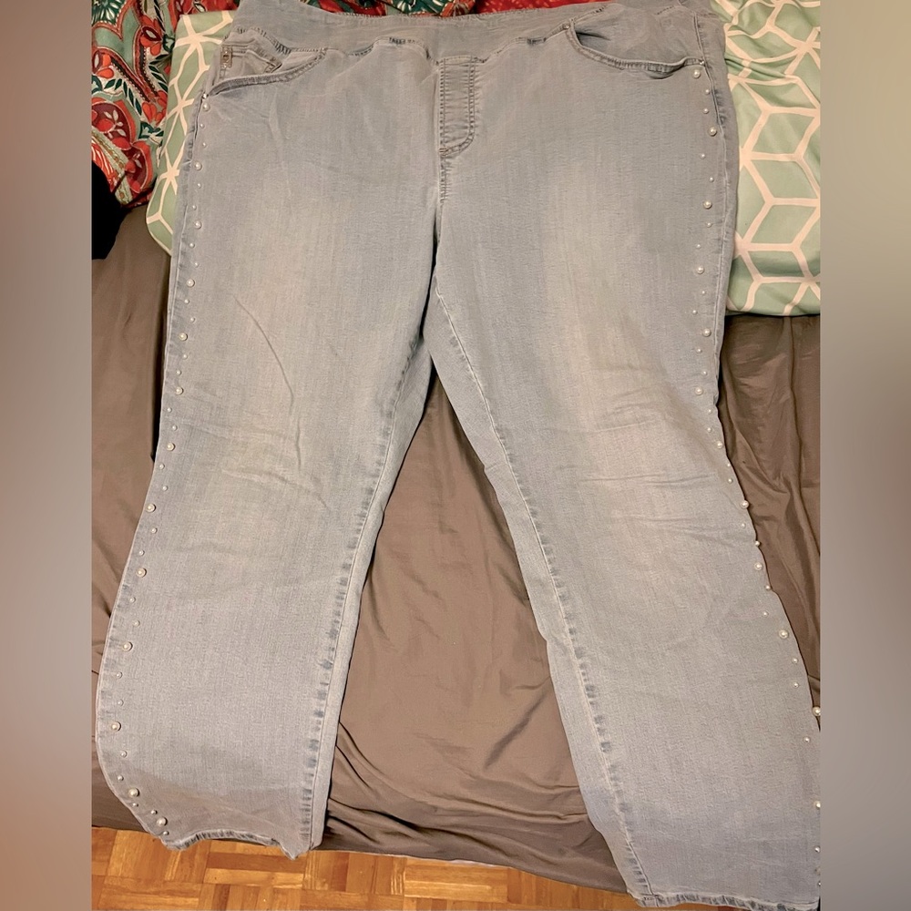 26W PEARL SIDE  SEAMS Modern  Lt. Blue White Washed Stretch Jeans (QVC) Pull-on